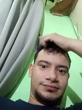 Snapshot of alejo1405m chatting on 04.28.26 alejo1405m online show from 04.28.26