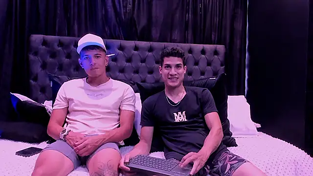 Snapshot of privacy_friends chatting on 02.23.26 privacy friends online show from 02.23.26