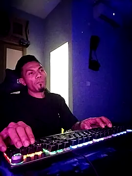 Snapshot of UcEng_Lab chatting on 03.01.26 UcEng Lab online show from 03.01.26