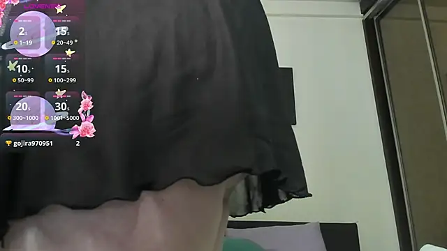 GoldenLunaa online show from 04.25.26