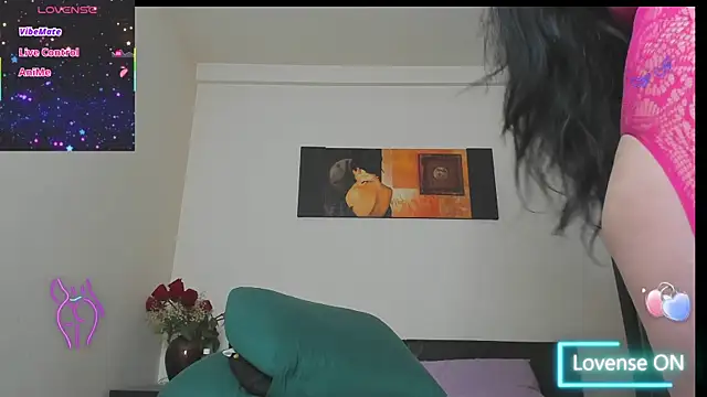 GoldenLunaa online show from 07.23.26