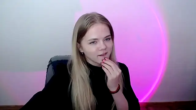 FoxiLana online show from 03.07.26