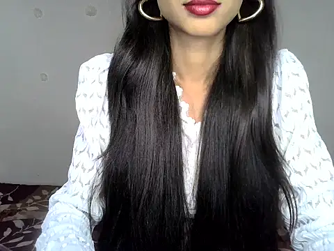 Snapshot of SIKSHA_SINGH chatting on 05.18.26 SIKSHA SINGH online show from 05.18.26