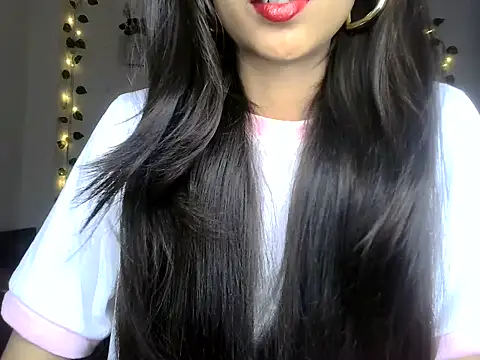 Snapshot of SIKSHA_SINGH chatting on 05.29.26 SIKSHA SINGH online show from 05.29.26