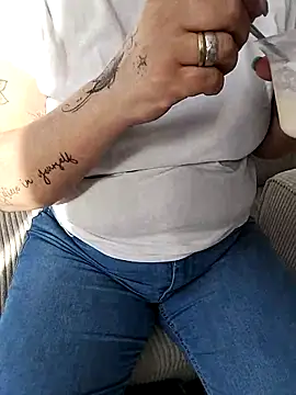 Emma12117 online show from 03.12.26