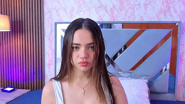 LittleeSara18 online show from 05.01.26