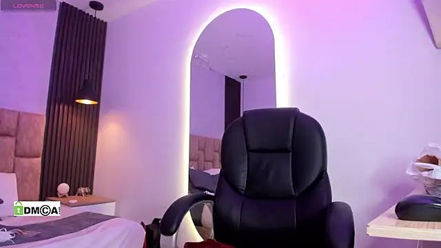 Snapshot of jasmin_adams chatting on 05.24.26 jasmin adams online show from 05.24.26