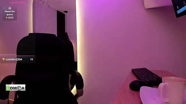 Snapshot of jasmin_adams chatting on 05.29.26 jasmin adams online show from 05.29.26