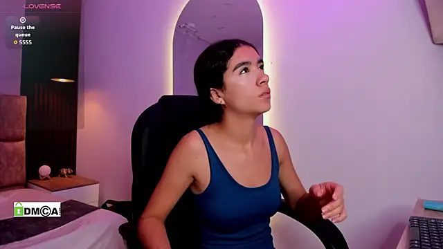 Snapshot of jasmin_adams chatting on 06.01.26 jasmin adams online show from 06.01.26