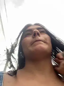 Snapshot of Alara_Key chatting on 03.11.26 Alara Key online show from 03.11.26