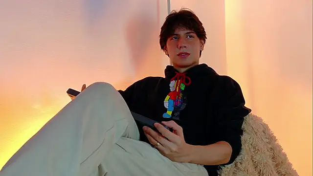 lui x dust online show from 03.10.26