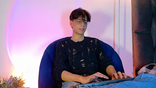 lui x dust online show from 04.28.26