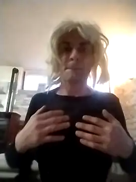 Snapshot of marti_8 chatting on 03.15.26 marti 8 online show from 03.15.26