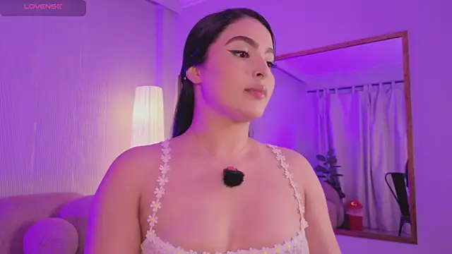 Stephany Harlot online show from 04.29.26
