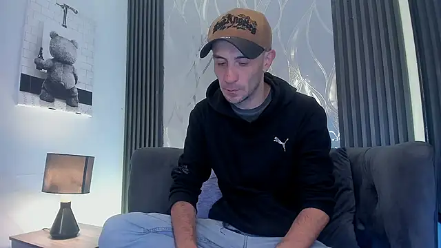 Milanwhite  online show from 02.20.26