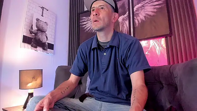 Milanwhite  online show from 03.10.26