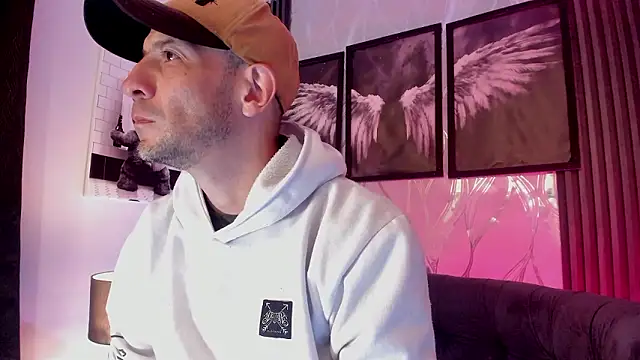 Milanwhite  online show from 03.14.26