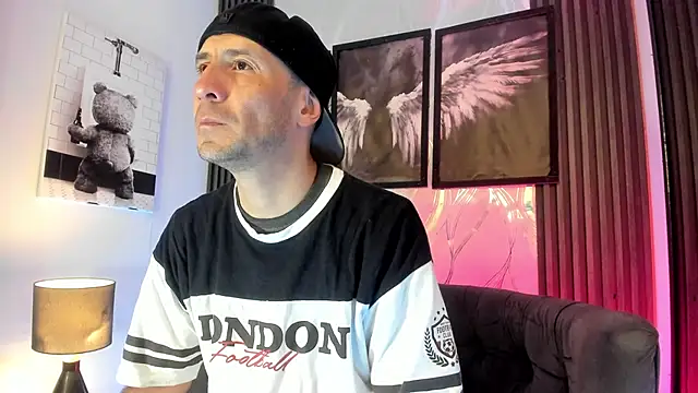 Milanwhite  online show from 03.17.26