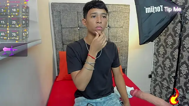Little Twink19x online show from 06.12.26
