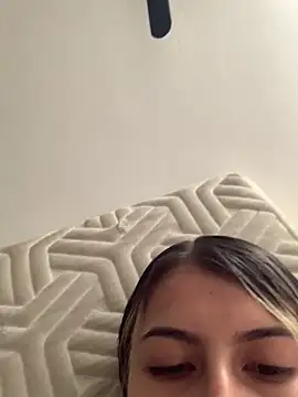 Candy Lennon online show from 03.05.26