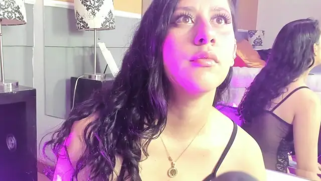 LunaDamasco online show from 03.06.26