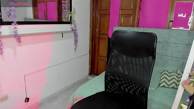 Aysha winxs online show from 06.06.26