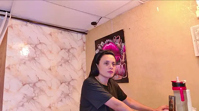 QueenSallyDesire online show from 04.23.26