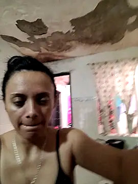 QueenSallyDesire online show from 04.25.26