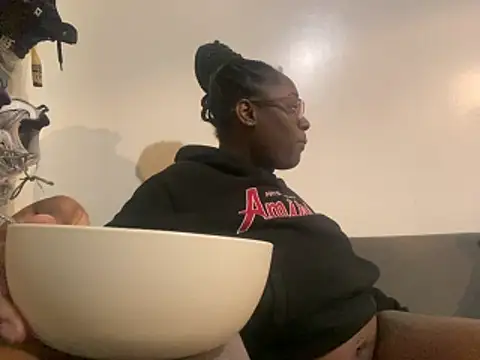 Snapshot of Sinfulwaterfalls chatting on 03.13.26 Sinfulwaterfalls online show from 03.13.26