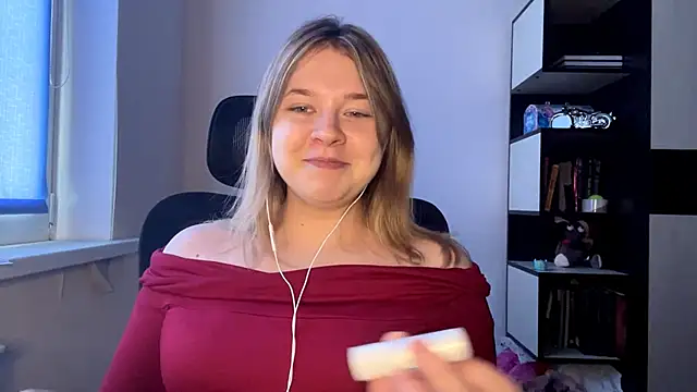 TomikoPfau online show from 04.21.26