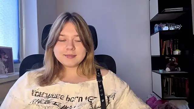 TomikoPfau online show from 04.23.26