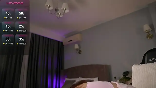 Playful Issa online show from 06.03.26
