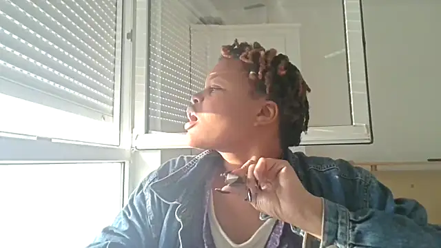 Snapshot of DolliaStarz chatting on 03.16.26 DolliaStarz online show from 03.16.26