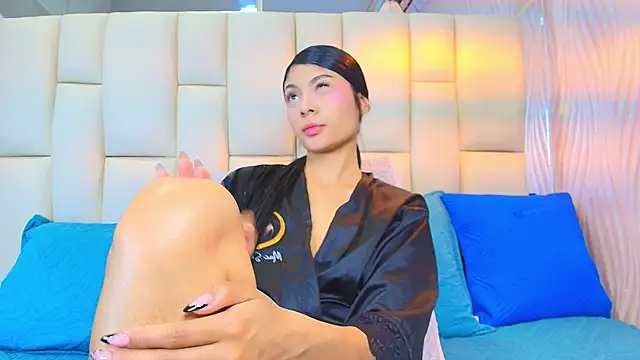 Lana Sliim online show from 04.25.26