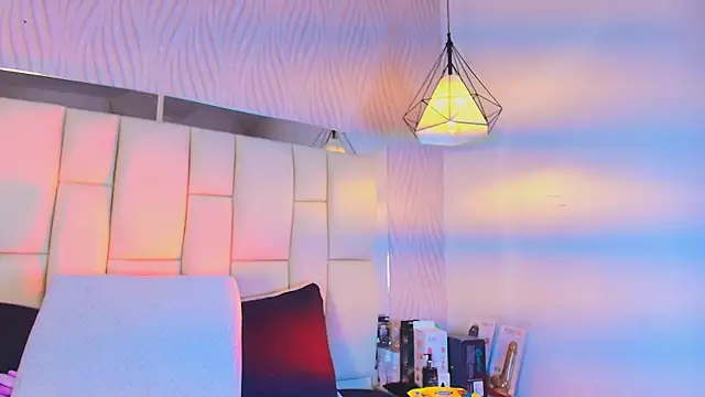 Lana Sliim online show from 06.04.26