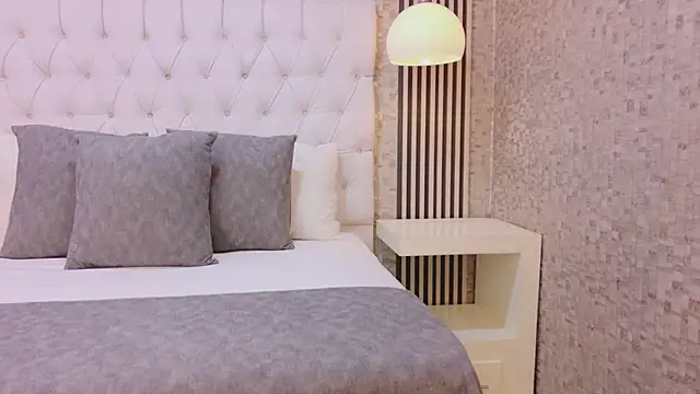 AmberHundson online show from 03.07.26