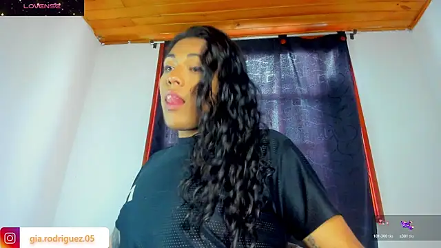 Jess Hoffman online show from 03.06.26