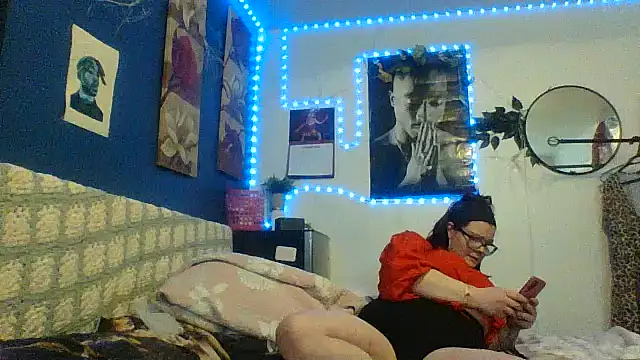 Sexymilf6992 online show from 03.11.26