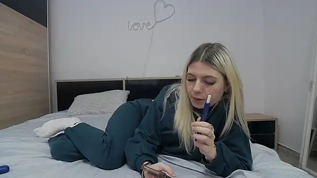 KaylaBloom online show from 05.05.26