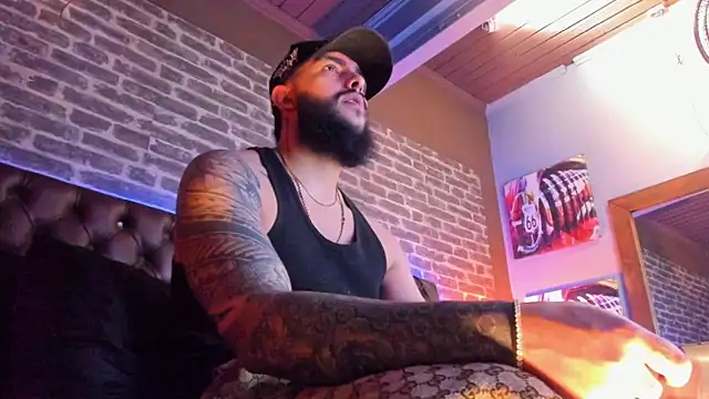 SantiagoHincapiie online show from 03.12.26