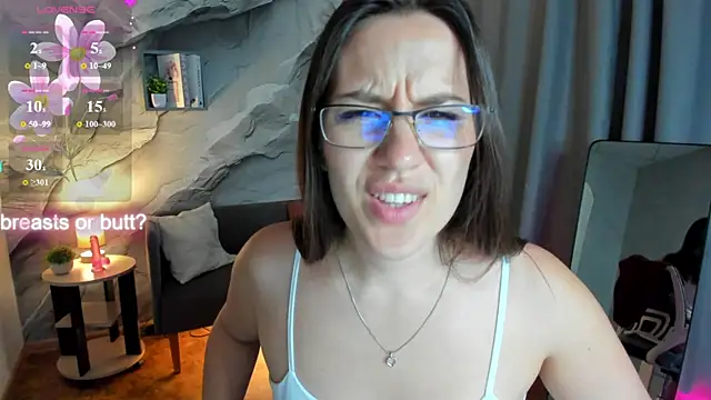 Snapshot of asti_bubbles chatting on 06.28.26 asti bubbles online show from 06.28.26