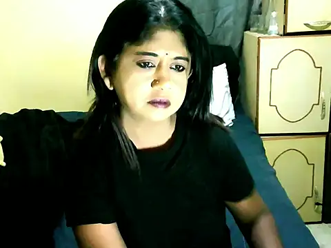 Snapshot of IndianPleasures21 chatting on 05.18.26 IndianPleasures21 online show from 05.18.26