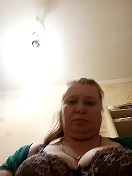 KiraStanton online show from 04.18.26