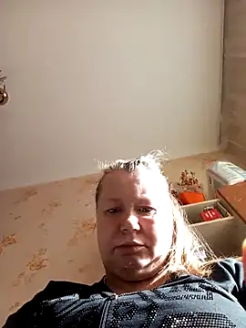 KiraStanton online show from 04.22.26