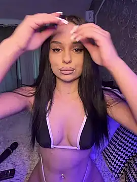 Snapshot of Olivia_Noor chatting on 07.17.26 Olivia Noor online show from 07.17.26