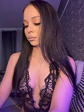 Snapshot of Olivia_Noor chatting on 07.27.26 Olivia Noor online show from 07.27.26