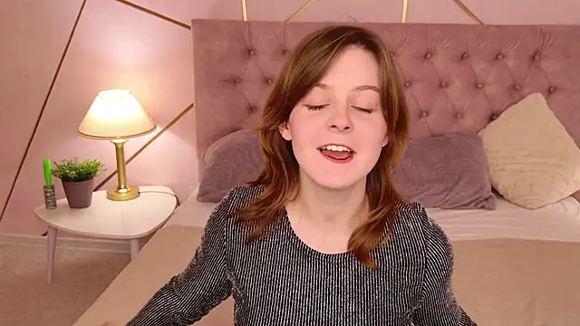 Sophie Lavelle online show from 03.15.26