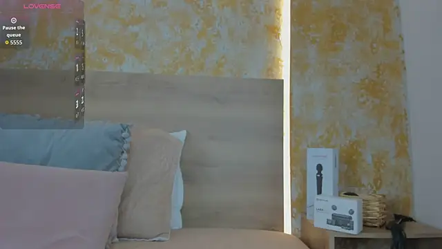 Snapshot of julietta_pink chatting on 07.19.26 julietta pink online show from 07.19.26