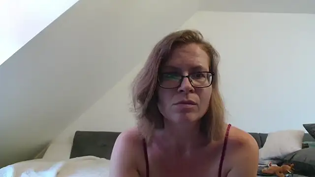 Lost in lace online show from 05.30.26