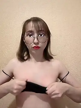 Snapshot of Ella17582 chatting on 03.05.26 Ella17582 online show from 03.05.26